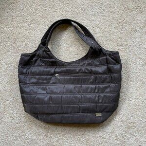 UEC Lug Travel Tote (Shoulder Bag) , Zipper closure